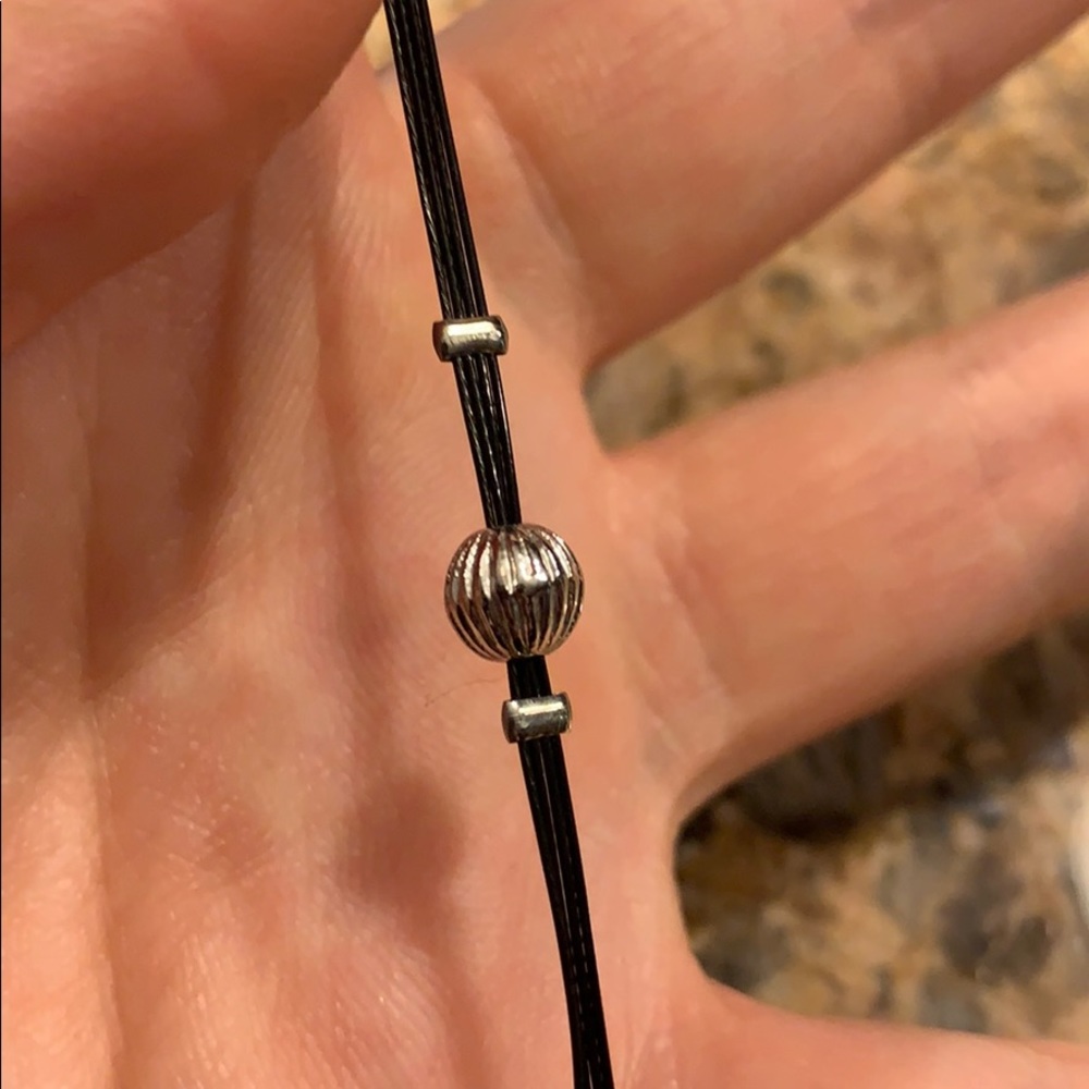 Two black bracelets - Picture 4 of 7